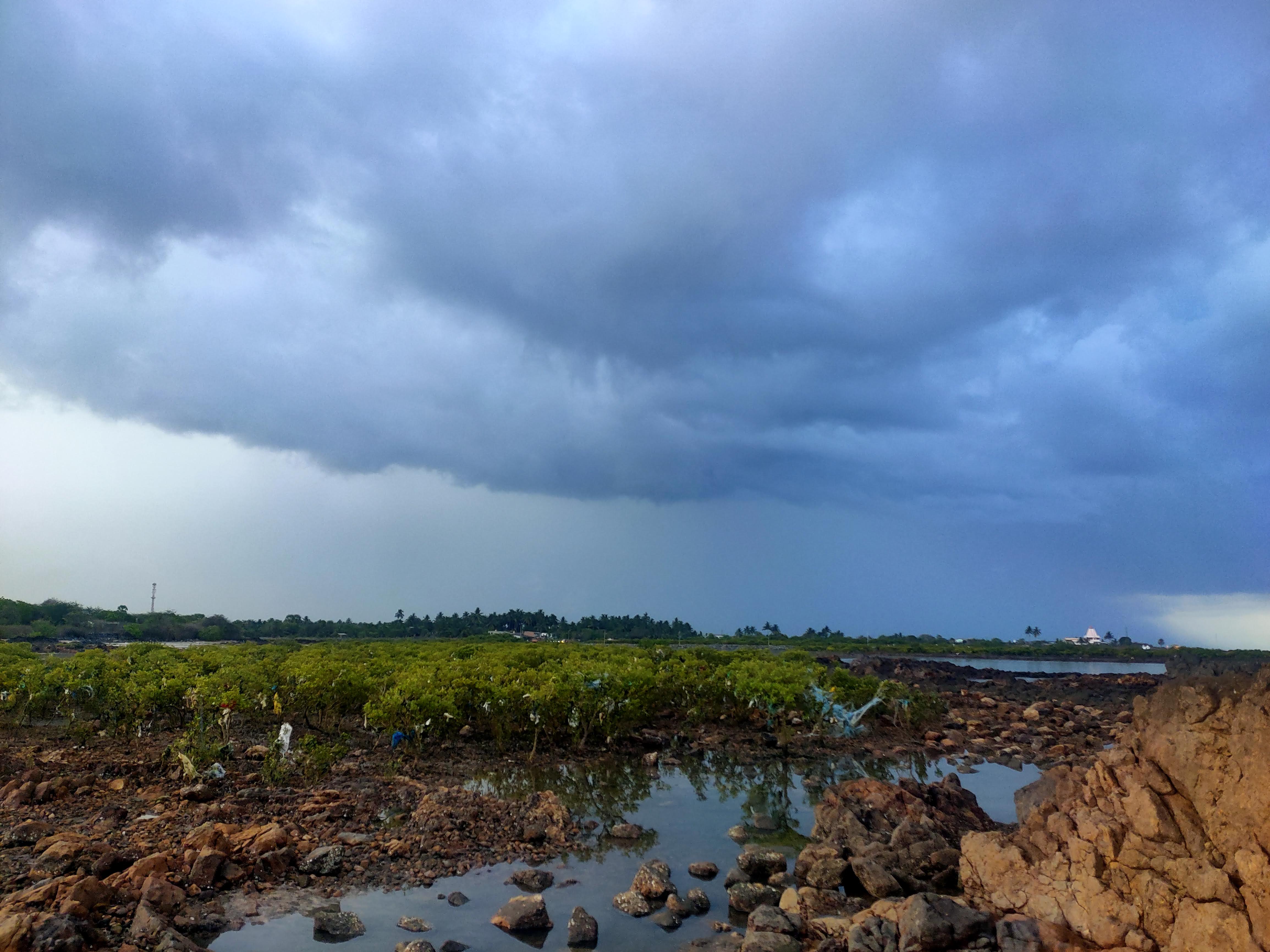 मथाणे किनारा